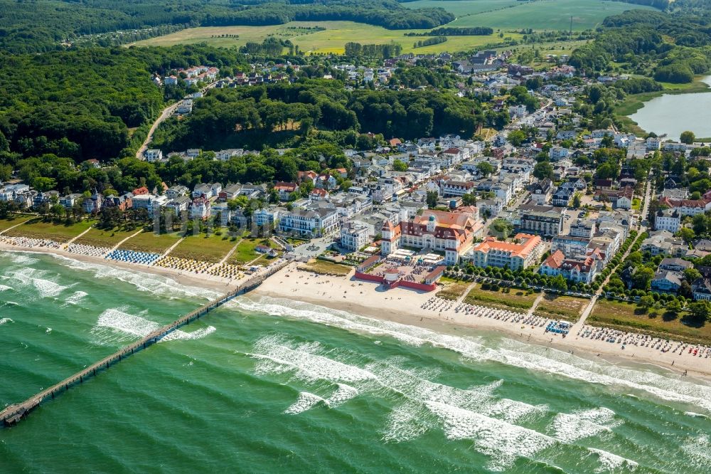 Luftbild Binz - Wasseroberfläche an der Meeres- Küste der Ostsee in Binz im Bundesland Mecklenburg-Vorpommern