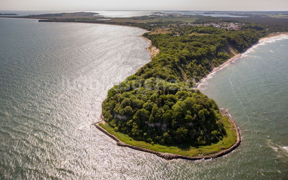 Luftaufnahme Göhren - Wasseroberfläche an der Meeres- Küste der Ostsee in Göhren im Bundesland Mecklenburg-Vorpommern