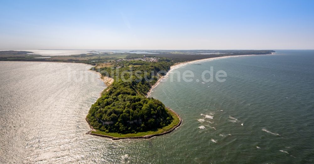 Göhren von oben - Wasseroberfläche an der Meeres- Küste der Ostsee in Göhren im Bundesland Mecklenburg-Vorpommern