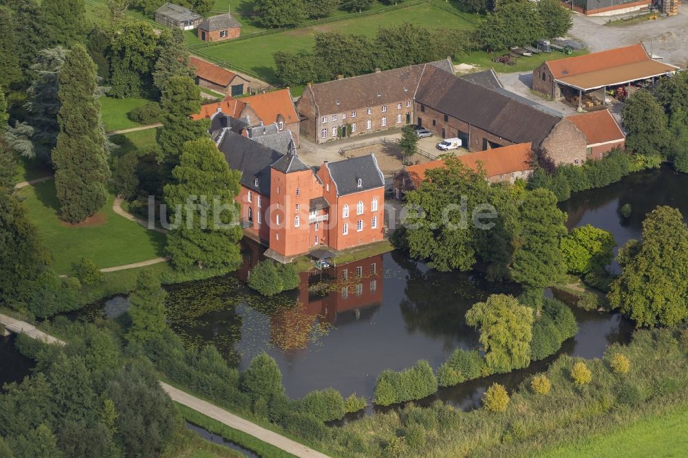 Luftaufnahme Neukirchen-Vluyn - Wasserschloss Bloemersheim bei Neukirchen-Vluyn in Nordrhein-Westfalen