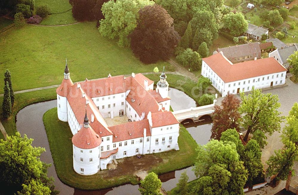 Luftbild Crinitz / Brandenburg - Wasserschloß Crinitz