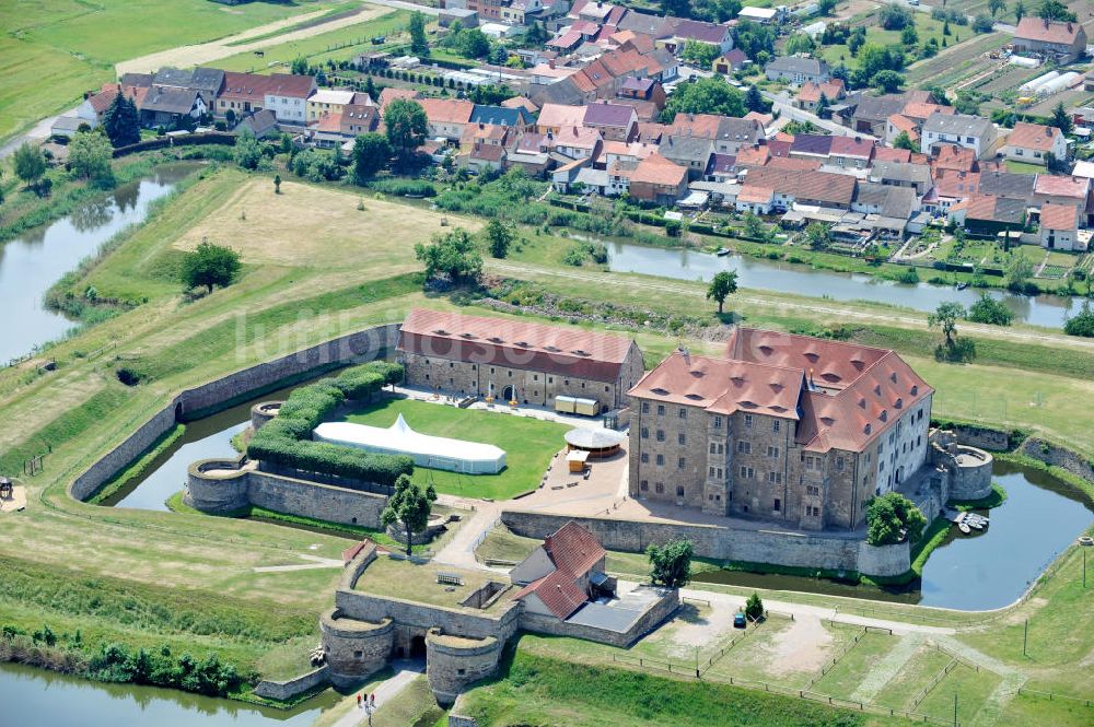 Heldrungen aus der Vogelperspektive: Wasserschloss / Festung Heldrungen in Thüringen