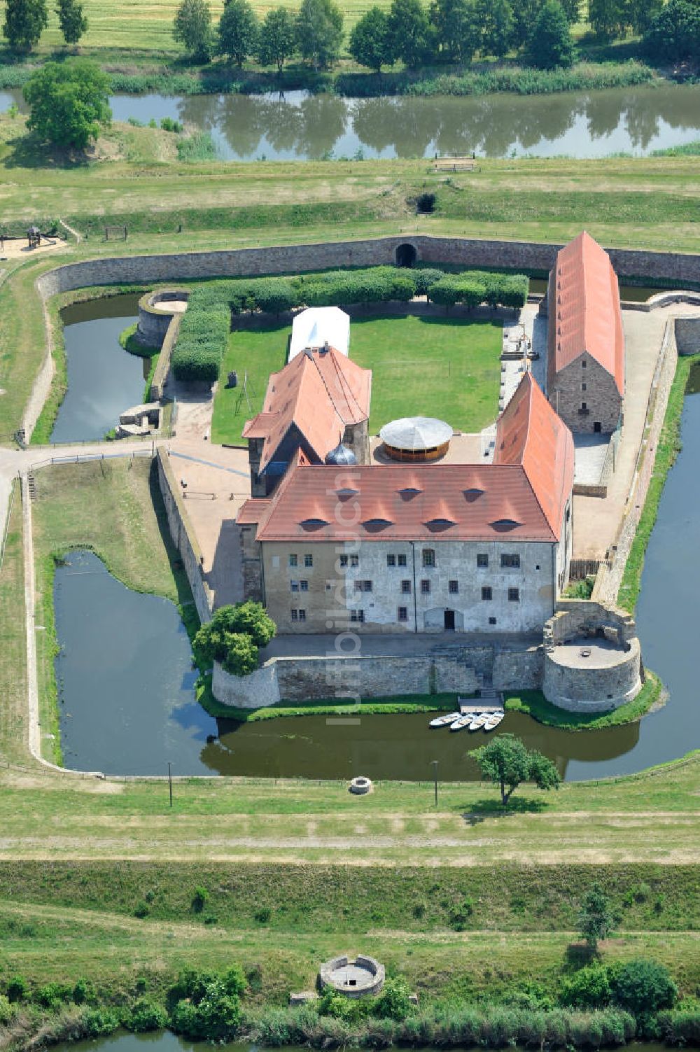 Heldrungen aus der Vogelperspektive: Wasserschloss / Festung Heldrungen in Thüringen