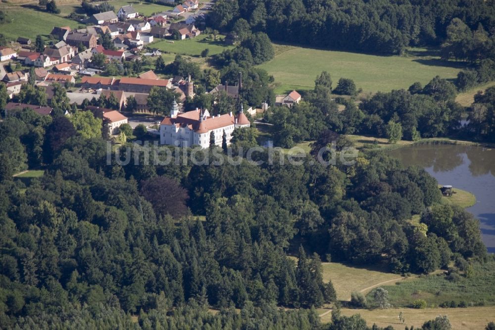 Luftbild Luckau OT Fürstlich Drehna - Wasserschloss Fürstlich Drehna , einem Ortsteil von Luckau im Bundesland Brandenburg