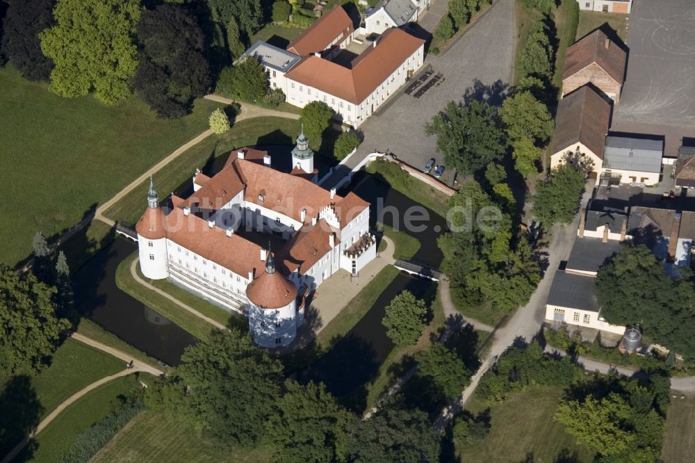 Luftbild Luckau OT Fürstlich Drehna - Wasserschloss Fürstlich Drehna , einem Ortsteil von Luckau im Bundesland Brandenburg