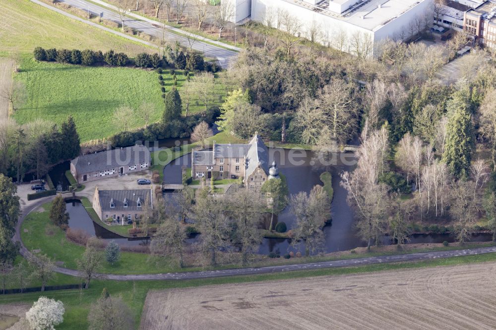 Straelen von oben - Wasserschloss Haus Coull in Straelen im Bundesland Nordrhein-Westfalen, Deutschland