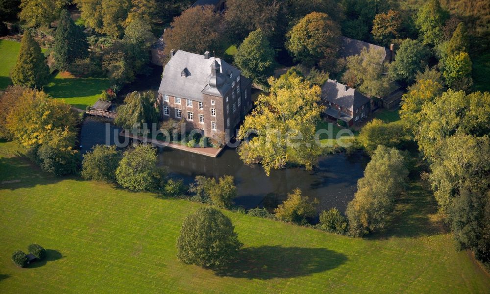 Luftaufnahme Voerde - Wasserschloss Haus Wohnung in Voerde im Bundesland Nordrhein-Westfalen