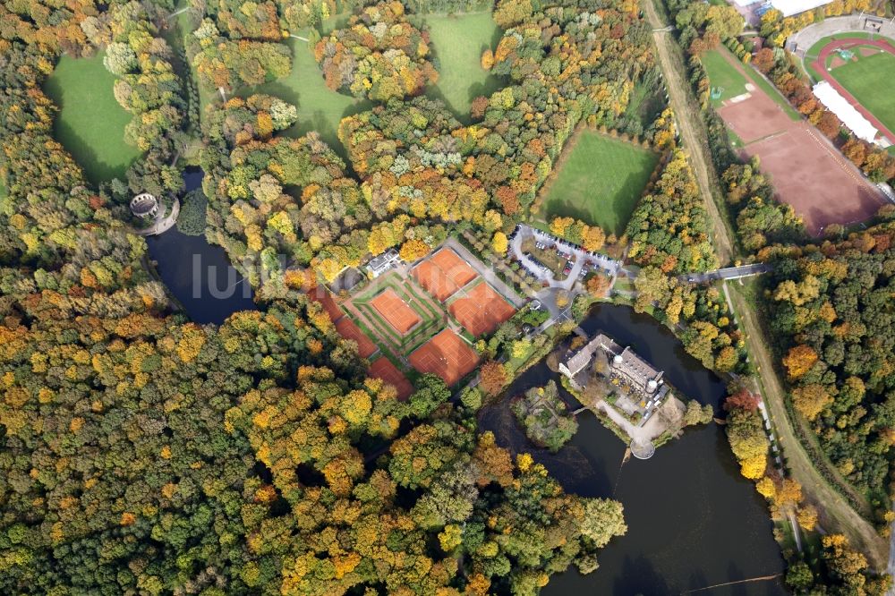 Gladbeck aus der Vogelperspektive: Wasserschloß Schloss Wittringen in Gladbeck im Bundesland Nordrhein-Westfalen NRW