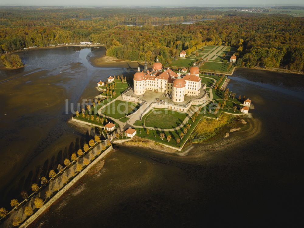 Luftbild Moritzburg - Wasserschloss und Schloßpark in Moritzburg im Bundesland Sachsen, Deutschland