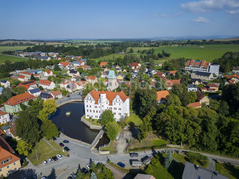 Dresden von oben - Wasserschloss Schönfeld in Dresden im Bundesland Sachsen, Deutschland