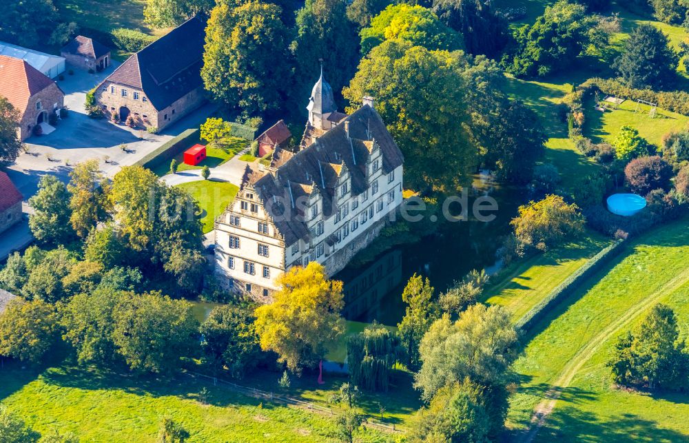 Luftaufnahme Wendlinghausen - Wasserschloss mit Wassergraben in Wendlinghausen im Bundesland Nordrhein-Westfalen, Deutschland