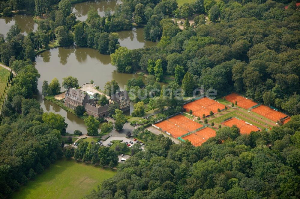 Gladbeck von oben - Wasserschloss Wittringen in Gladbeck im Bundesland Nordrhein-Westfalen