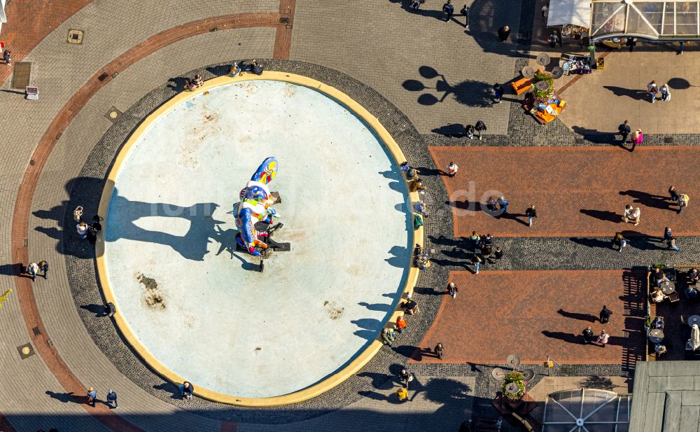 Duisburg von oben - Wasserspiele- Brunnen an der Königsstraße im Ortsteil Duisburg Mitte in Duisburg im Bundesland Nordrhein-Westfalen