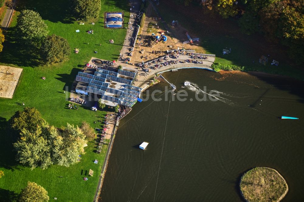 Duisburg von oben - Wassersportanlage am Ufer des Margaretensees in Duisburg im Bundesland Nordrhein-Westfalen