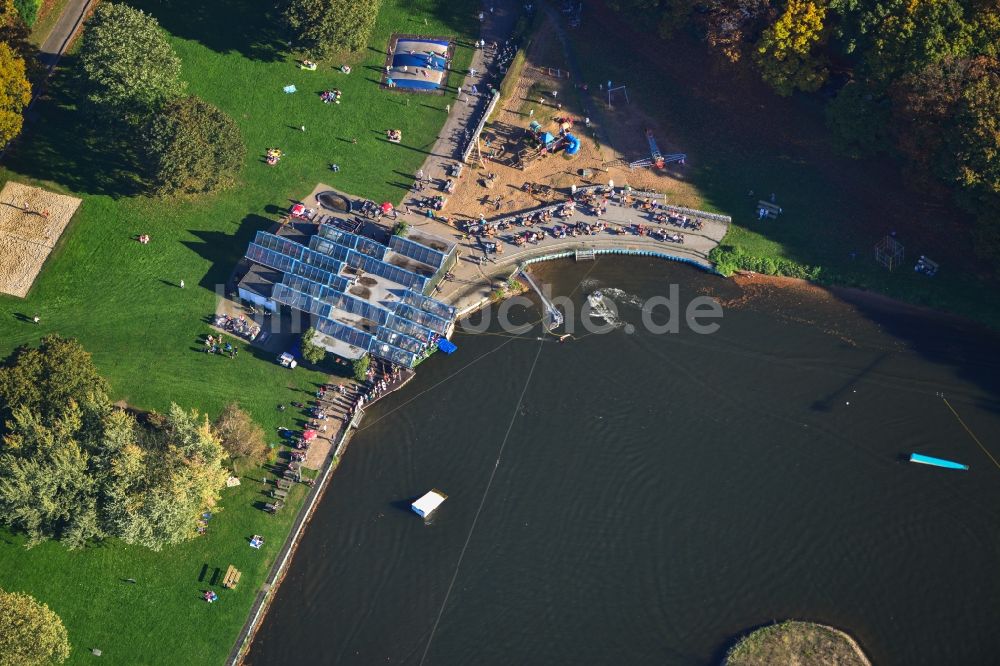 Duisburg aus der Vogelperspektive: Wassersportanlage am Ufer des Margaretensees in Duisburg im Bundesland Nordrhein-Westfalen