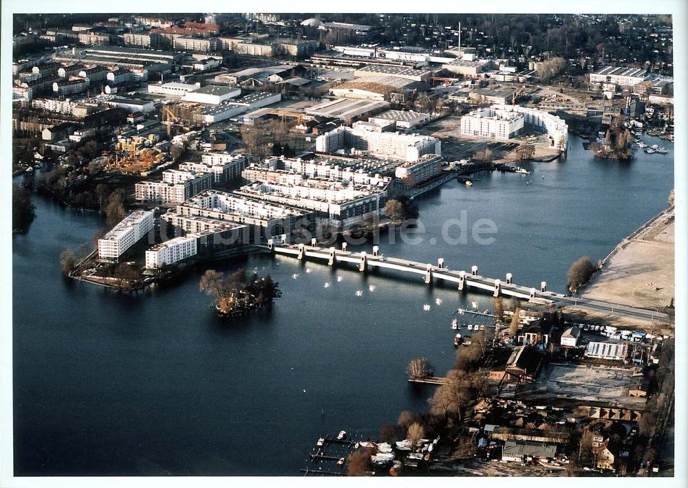 Berlin - Spandau aus der Vogelperspektive: Wasserstadt Oberhavel in Berlin - Spandau.