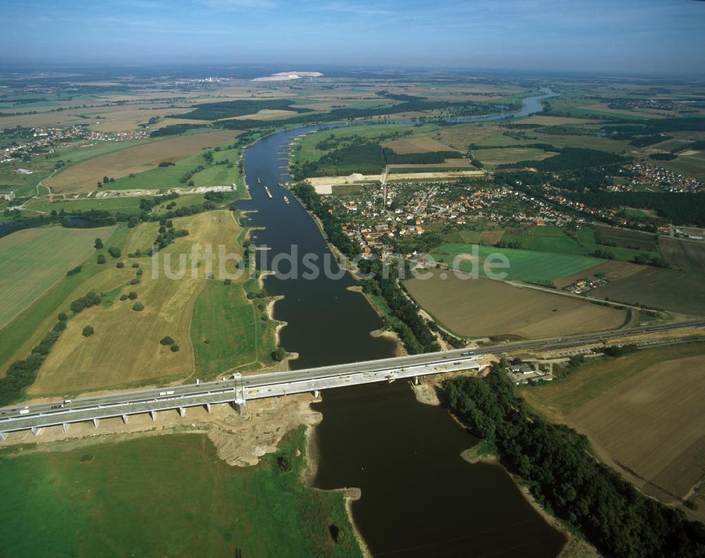 Magdeburg von oben - Wasserstraßenkreuz Magdeburg