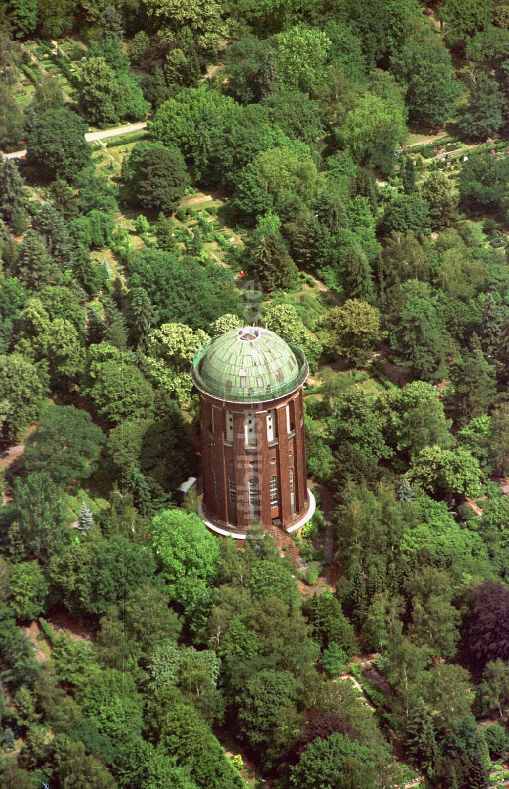 Luftaufnahme Berlin-Marienfelde - Wasserturm in Berlin-Marienfelde.