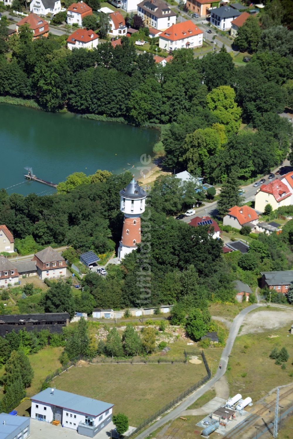 Luftbild Neustrelitz - Wasserturm am Glambecker See in Neustrelitz im Bundesland Mecklenburg-Vorpommern