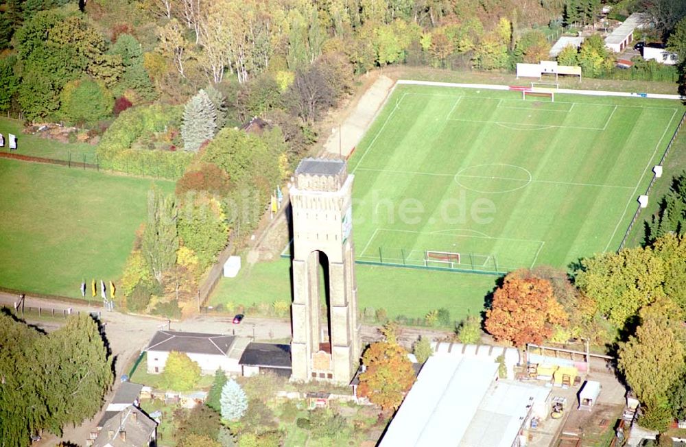 Luftaufnahme Eberswalde / Brandenburg - Wasserturm an der Messingwerksiedlung (UNESCO-Denkmalsliste) in Eberswalde - Finow (Brandenburg)