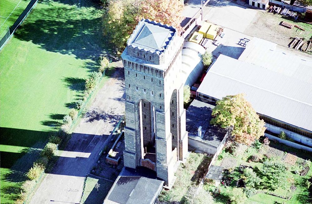 Eberswalde / Brandenburg aus der Vogelperspektive: Wasserturm an der Messingwerksiedlung (UNESCO-Denkmalsliste) in Eberswalde - Finow (Brandenburg)