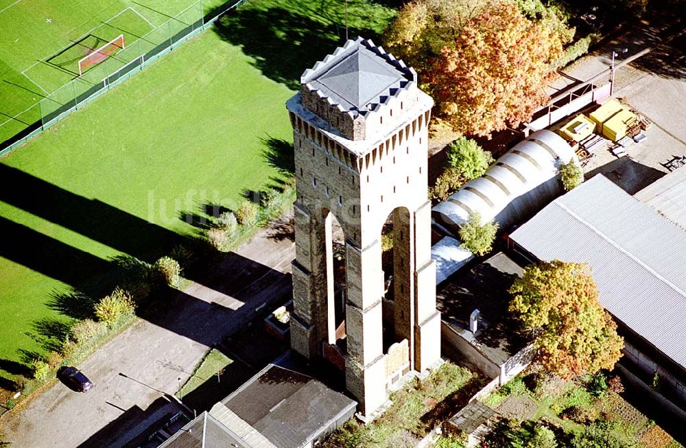 Luftaufnahme Eberswalde / Brandenburg - Wasserturm an der Messingwerksiedlung (UNESCO-Denkmalsliste) in Eberswalde - Finow (Brandenburg)