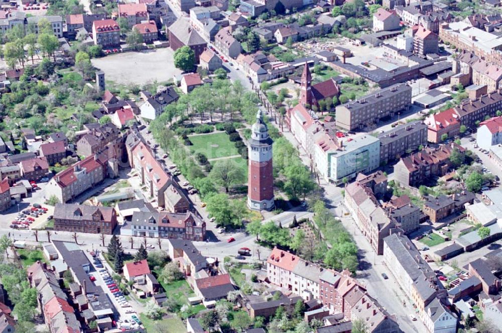 Finsterwalde von oben - 04.05.1995 Wasserturm Stadtwerke Finsterwalde