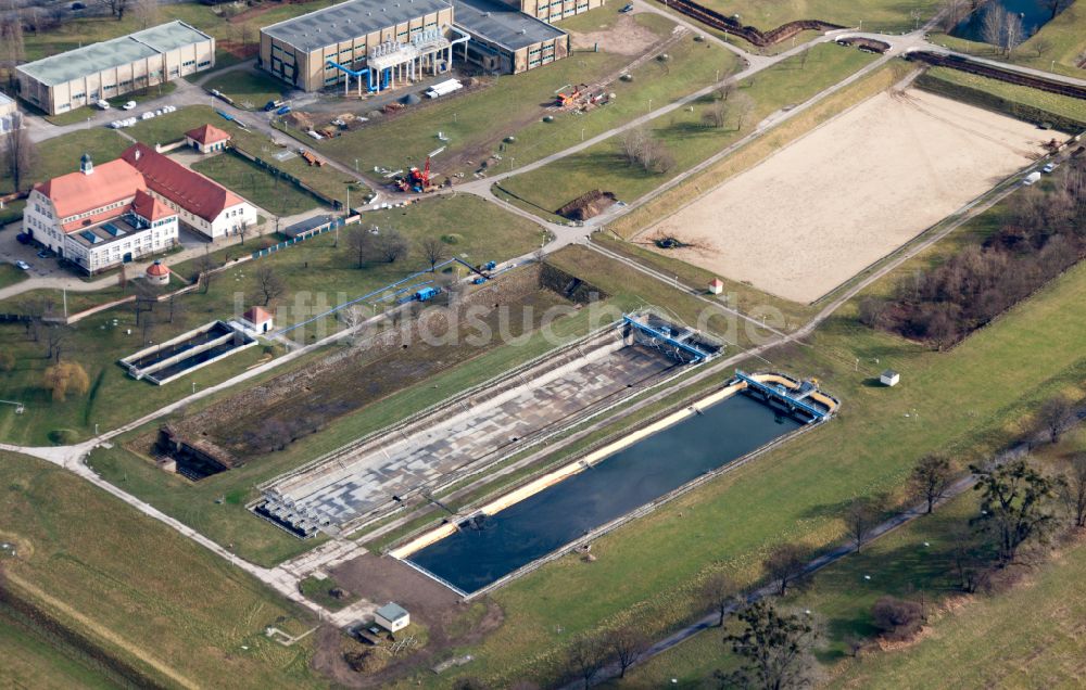 Dresden aus der Vogelperspektive: Wasserwerk DVGW Technologiezentrum Wasser (TZW) im Ortsteil Hosterwitz in Dresden im Bundesland Sachsen, Deutschland