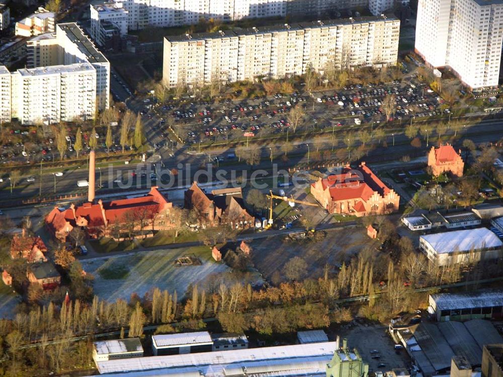 Luftaufnahme Berlin-Lichtenberg - Wasserwerk an der Landsberger Allee in Berlin-Lichtenberg.