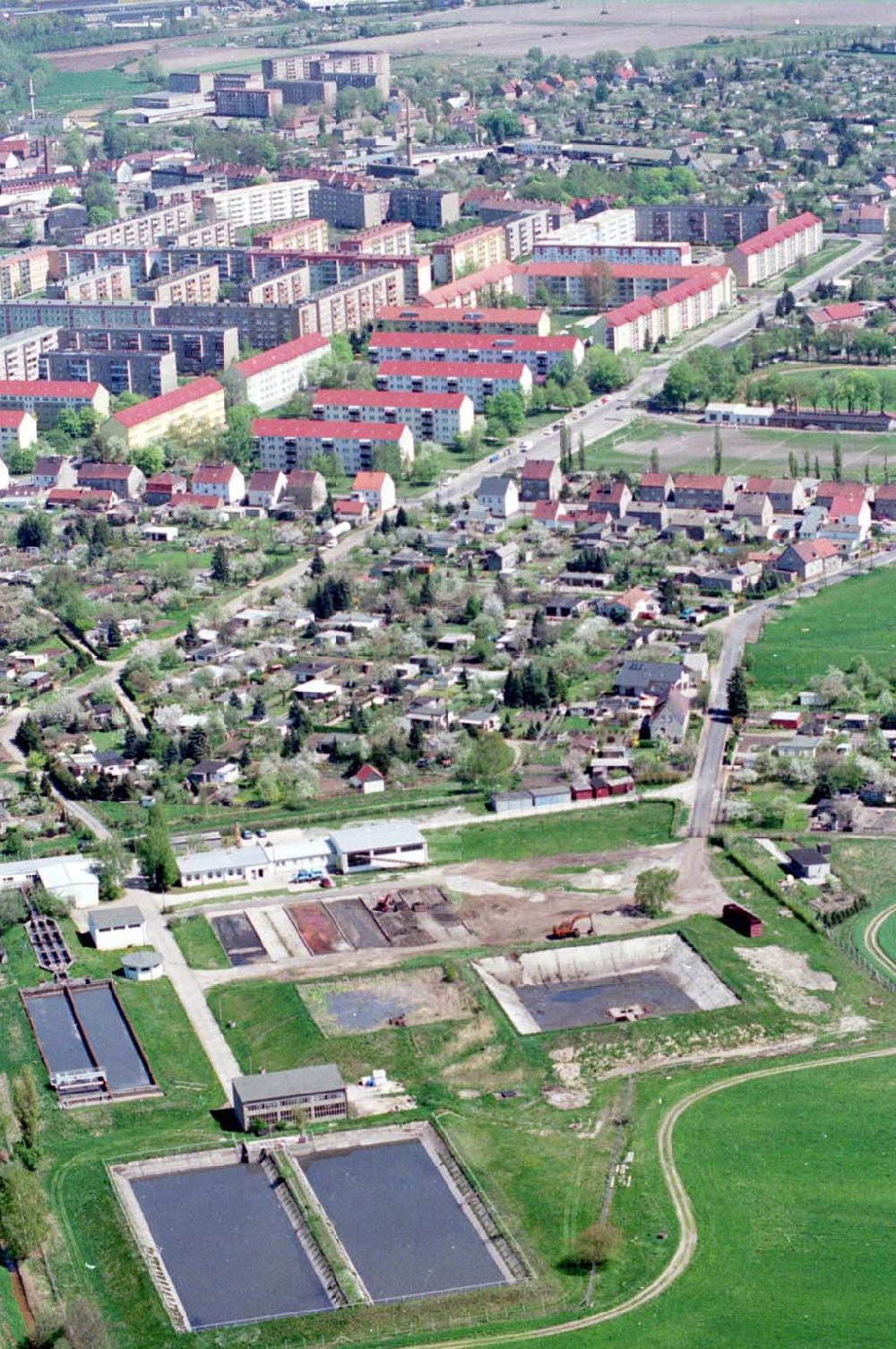 Berlin von oben - 04.05.1995 Wasserwerk Stadtwerke Finsterwalde