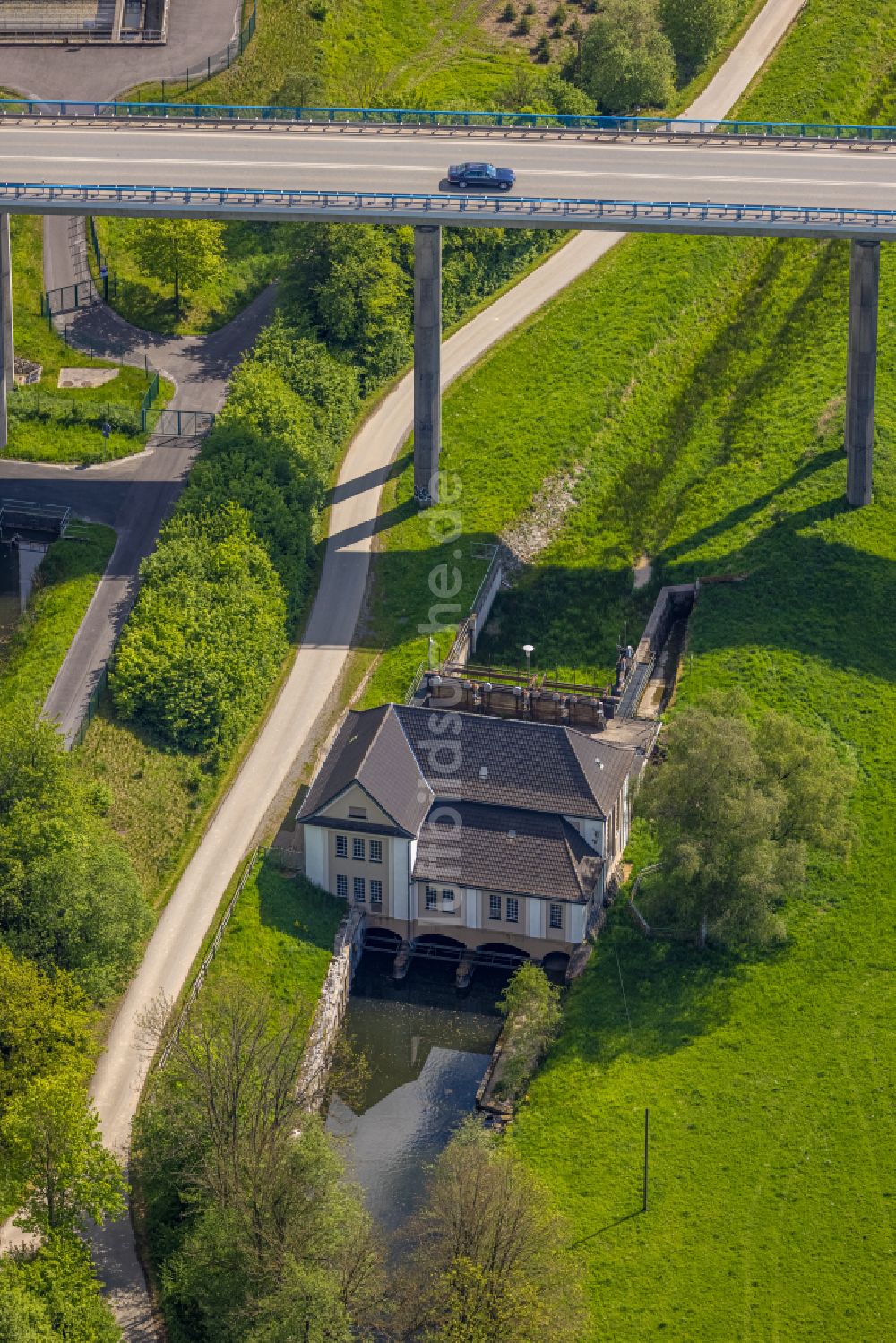 Bestwig von oben - Wasserwerk und Wasserkraftwerk Velmede in Bestwig im Bundesland Nordrhein-Westfalen, Deutschland
