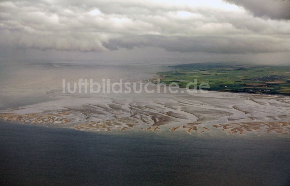 Luftaufnahme Föhr - Wattenmeer bei Ebbe und die Küste der Insel Föhr im Bundesland Schleswig Holstein