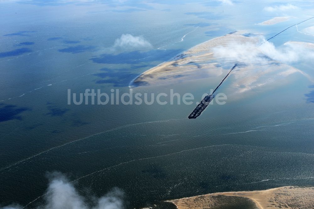 Cuxhaven aus der Vogelperspektive: Wattenmeer und Fluss-Mündung der Elbe in die Nordsee bei Cuxhaven im Bundesland Niedersachsen