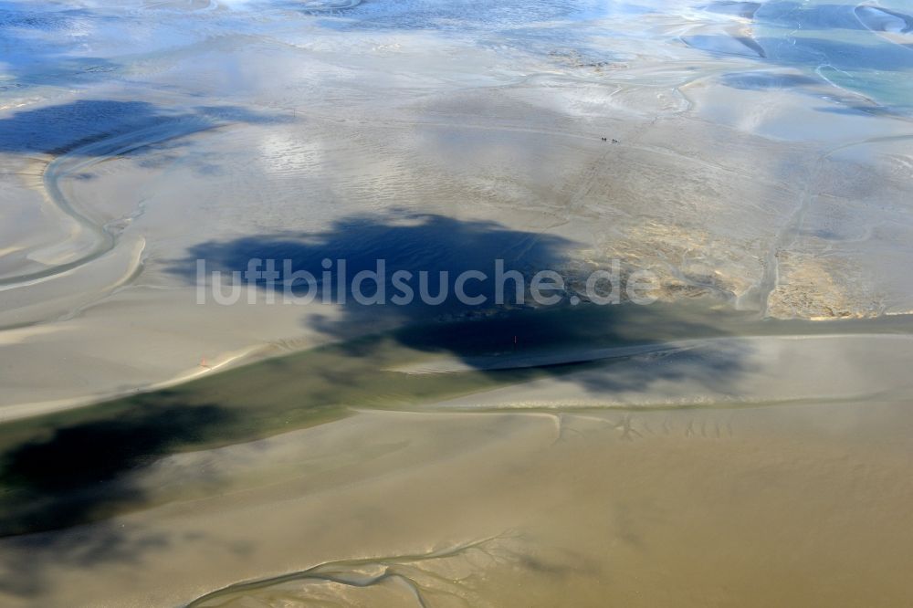 Cuxhaven von oben - Wattenmeer der Nordsee- Küste bei Cuxhaven im Bundesland Niedersachsen