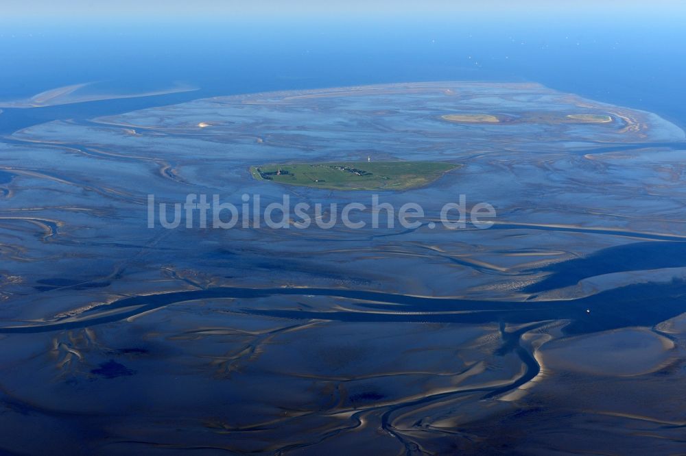 Cuxhaven aus der Vogelperspektive: Wattenmeer der Nordsee- Küste bei Cuxhaven im Bundesland Niedersachsen