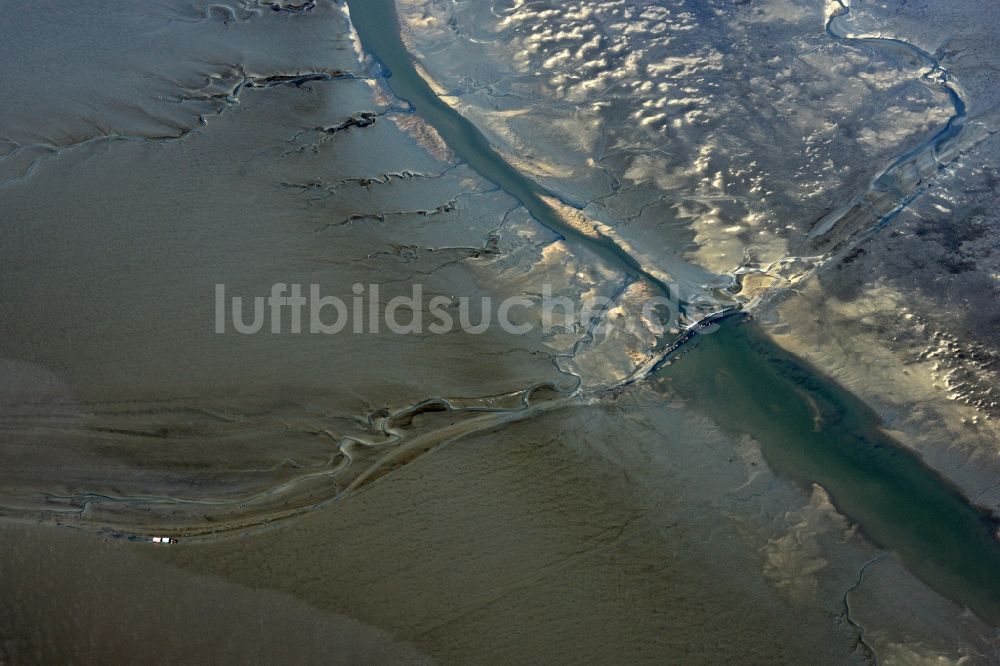 Cuxhaven von oben - Wattenmeer der Nordsee- Küste bei Cuxhaven im Bundesland Niedersachsen