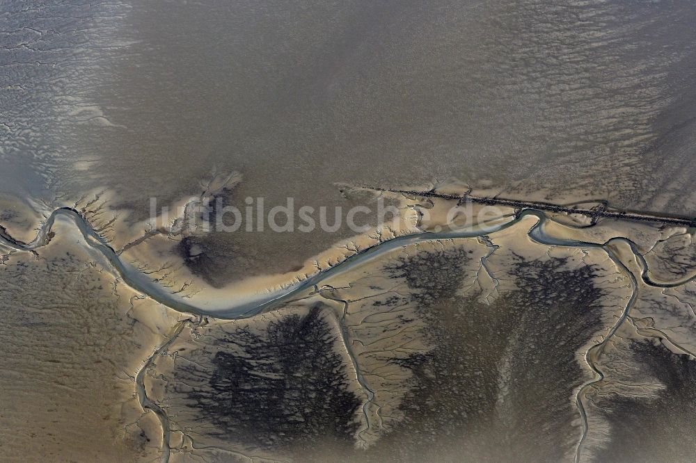 Cuxhaven aus der Vogelperspektive: Wattenmeer der Nordsee- Küste bei Cuxhaven im Bundesland Niedersachsen