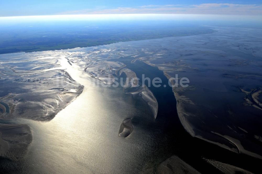 Luftbild Cuxhaven - Wattenmeer der Nordsee- Küste bei Cuxhaven im Bundesland Niedersachsen