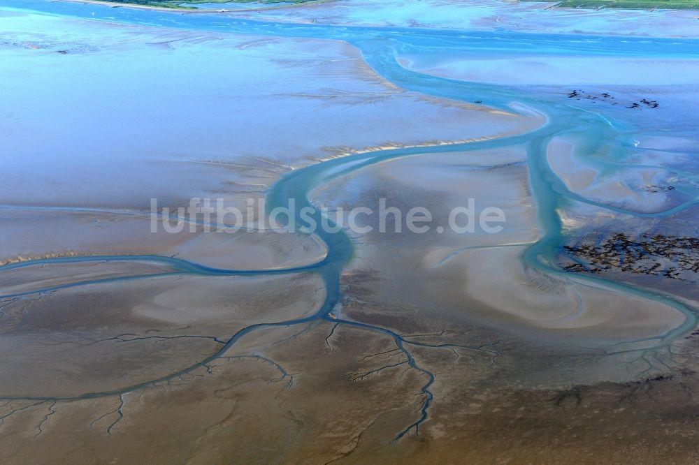 Cuxhaven von oben - Wattenmeer der Nordsee- Küste bei Cuxhaven im Bundesland Niedersachsen