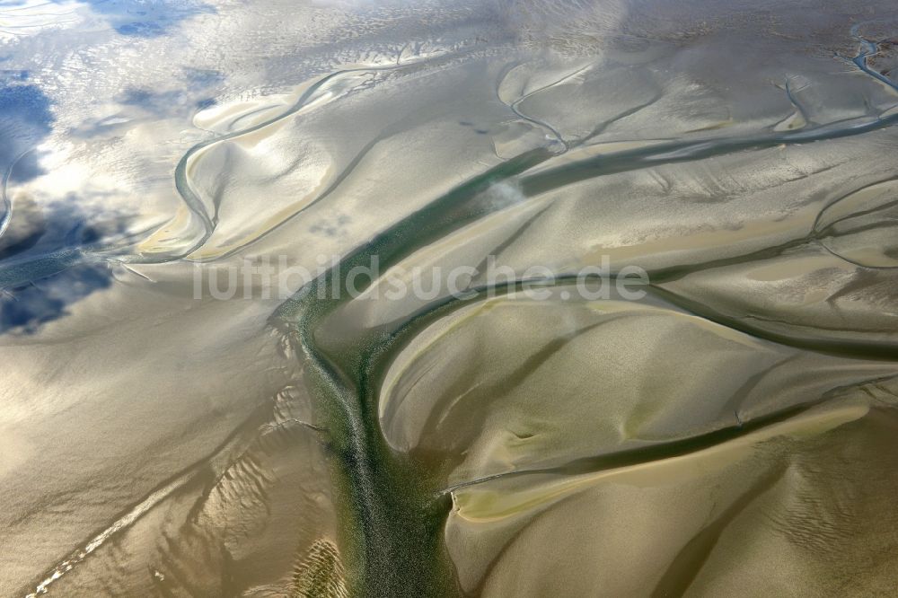 Cuxhaven aus der Vogelperspektive: Wattenmeer der Nordsee- Küste bei Cuxhaven im Bundesland Niedersachsen