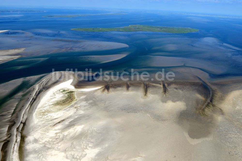 Cuxhaven aus der Vogelperspektive: Wattenmeer der Nordsee- Küste bei Cuxhaven im Bundesland Niedersachsen