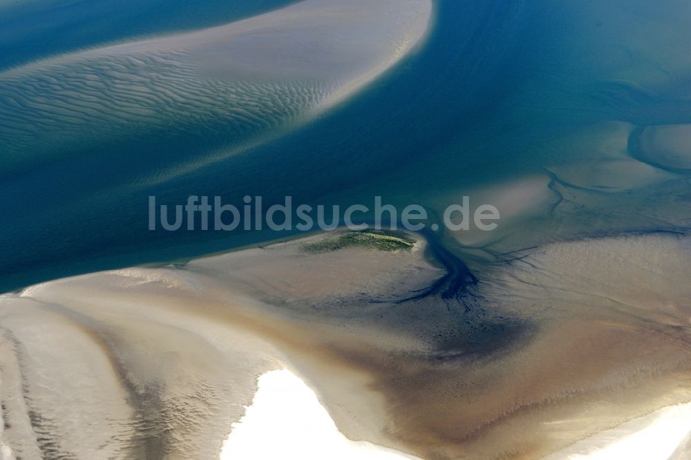 Cuxhaven von oben - Wattenmeer der Nordsee- Küste bei Cuxhaven im Bundesland Niedersachsen