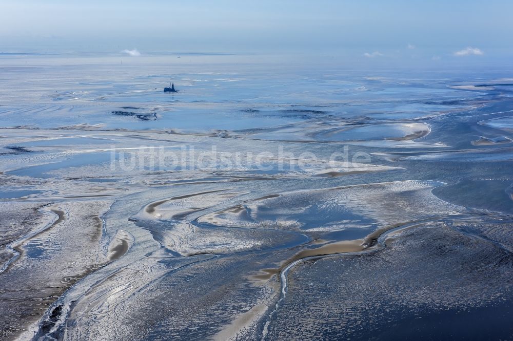 Cuxhaven von oben - Wattenmeer der Nordsee- Küste bei Cuxhaven im Bundesland Niedersachsen