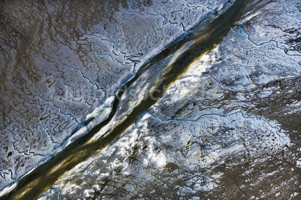 Cuxhaven aus der Vogelperspektive: Wattenmeer der Nordsee- Küste bei Cuxhaven im Bundesland Niedersachsen