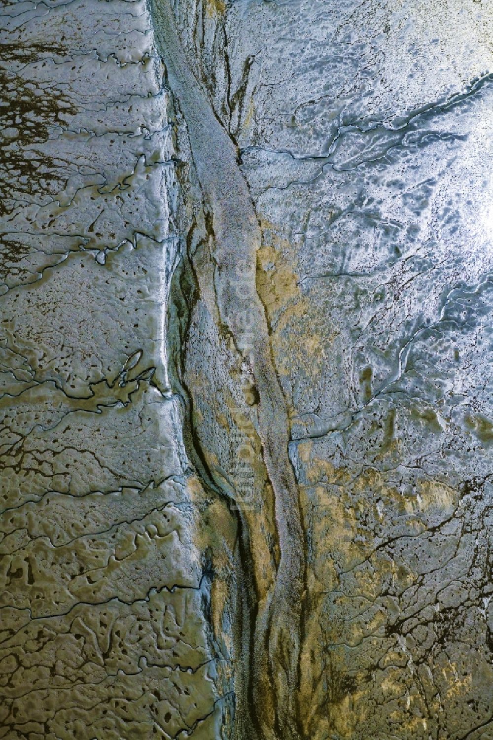 Cuxhaven von oben - Wattenmeer der Nordsee- Küste bei Cuxhaven im Bundesland Niedersachsen