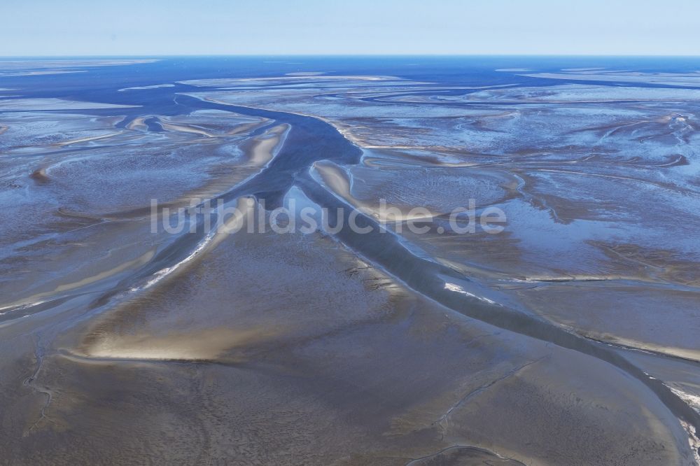 Cuxhaven aus der Vogelperspektive: Wattenmeer der Nordsee- Küste bei Cuxhaven im Bundesland Niedersachsen