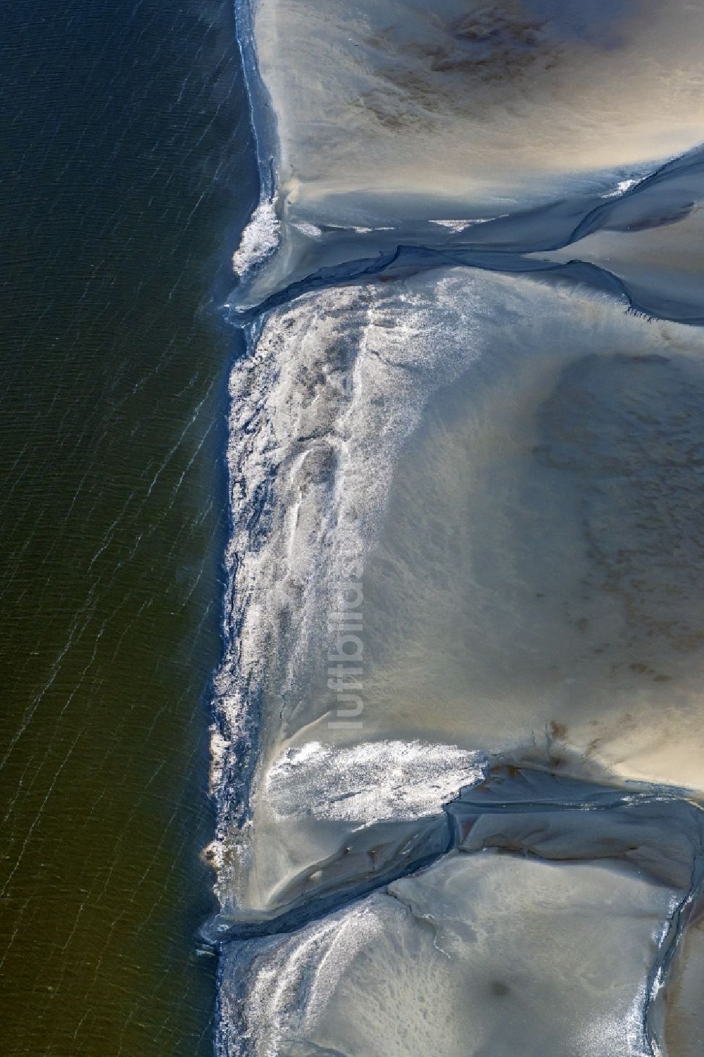 Luftaufnahme Cuxhaven - Wattenmeer der Nordsee- Küste bei Cuxhaven im Bundesland Niedersachsen