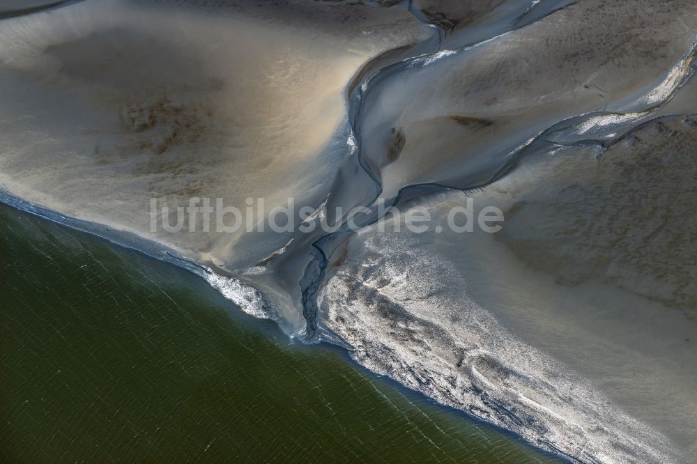 Cuxhaven von oben - Wattenmeer der Nordsee- Küste bei Cuxhaven im Bundesland Niedersachsen