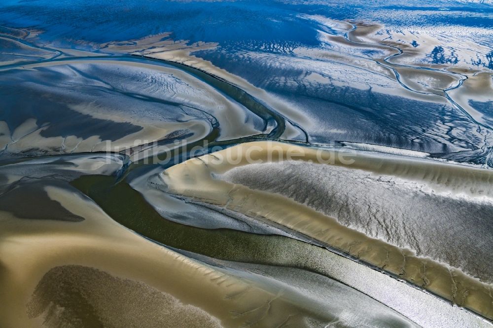 Cuxhaven von oben - Wattenmeer der Nordsee- Küste bei Cuxhaven im Bundesland Niedersachsen