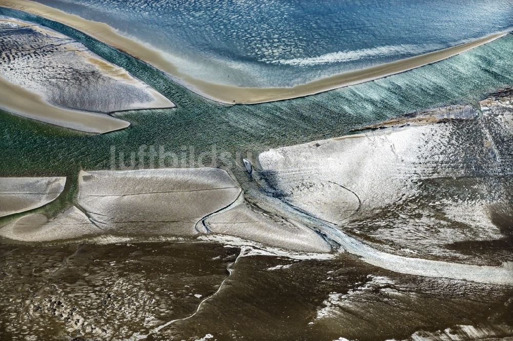 Luftaufnahme Cuxhaven - Wattenmeer der Nordsee- Küste bei Cuxhaven im Bundesland Niedersachsen